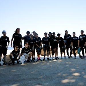 CONVÊNIO – Alunos se unem para coleta de lixo na Praia do Flamengo