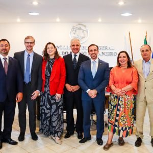 ADPERJ e DPRJ se reúnem com deputado federal Julio Lopes