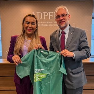 ADPERJ recebe a deputada estadual Tia Ju
