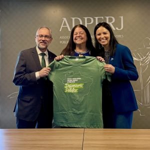 ADPERJ recebe a deputada federal Laura Carneiro